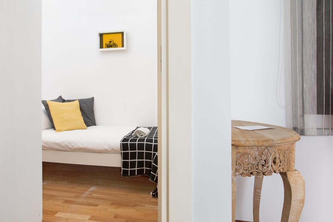 Stay U-Nique Apartments Balmes บาร์เซโลนา ภายนอก รูปภาพ