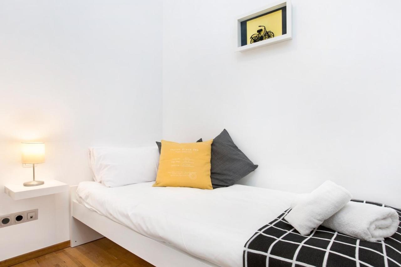 Stay U-Nique Apartments Balmes บาร์เซโลนา ภายนอก รูปภาพ